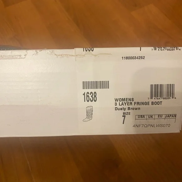 BRAND NEW Minnetonka 3 layer fringe Moccasins size 7 - Picture 3 of 3